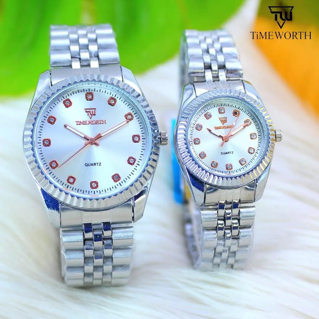 Elegant Round Quartz Couple Watches