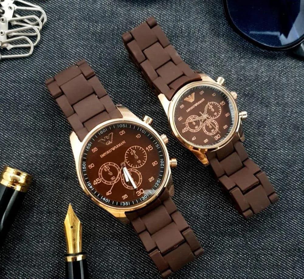 Couple's Round Analogue Watch