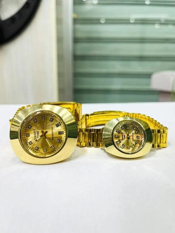 Stylish 2 Pcs Analogue Watches