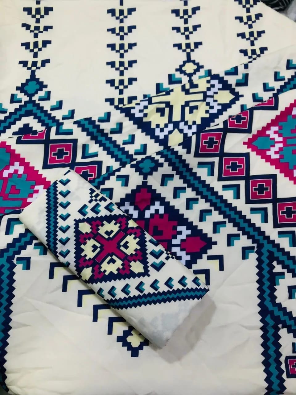 2 Pcs Women's Unstitched Printed Suit