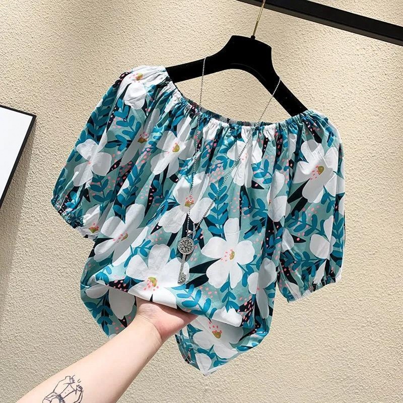 Belly-Covering Style T-Shirt